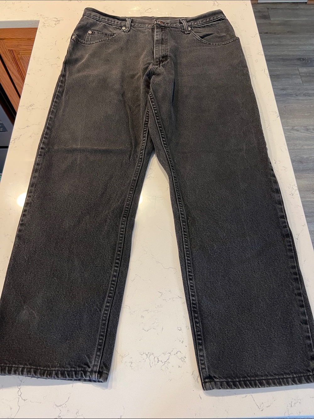 Wrangler Men's Washed Black Straight Jeans